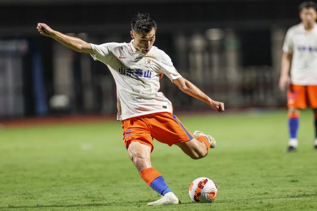 苏超联赛直播-严益唯：球员出场的场次太少 郑铮记录揭中超硬伤